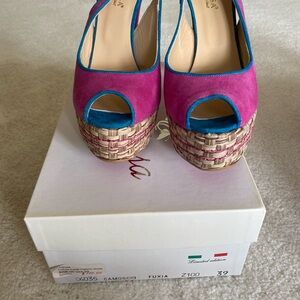 Lestrosa Fuchsia suede platform shoes size 39